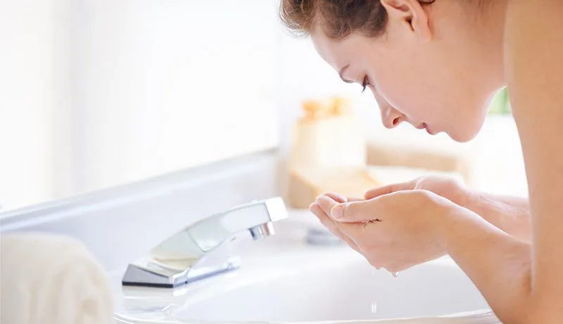 20220730 080000 073012 cach chon sua rua mat.max 800x800 1